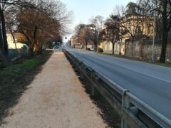 BORGO ROMA, RIMESSO A NUOVO IL SENTIERO PEDONALE VIA GOLINO A BREVE L’OCCASIONE PER PORTARE ANCHE L’ILLUMINAZIONE PUBBLICA